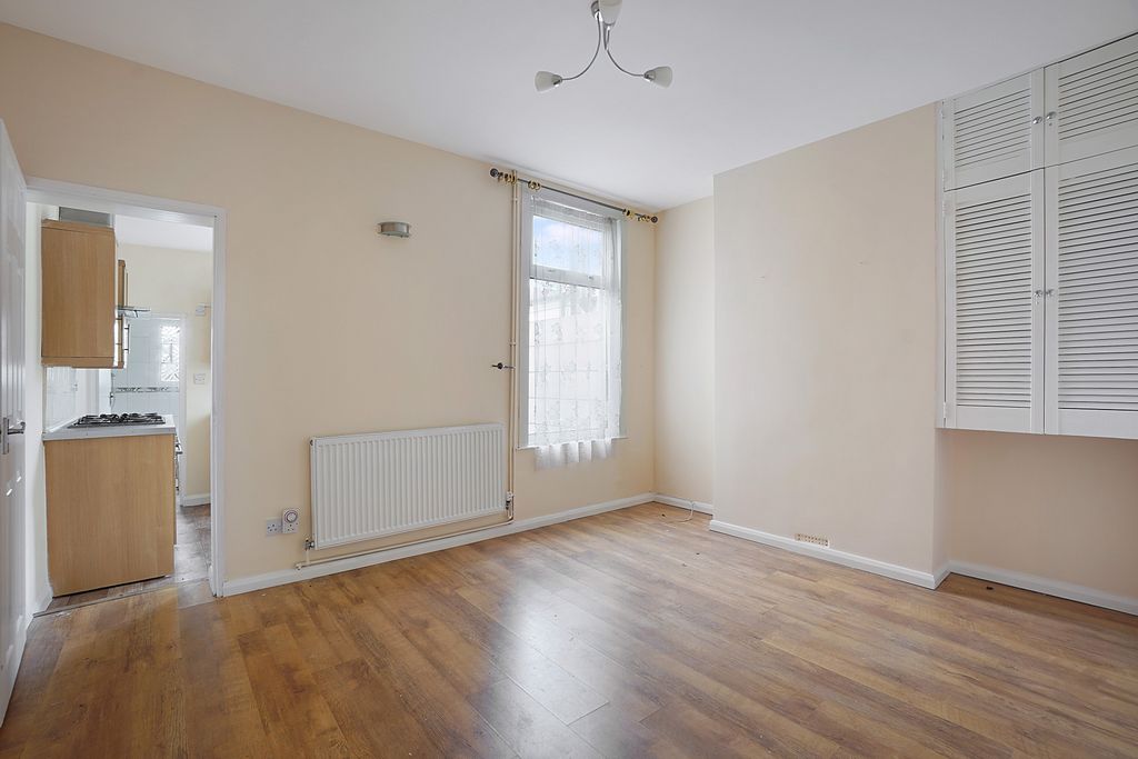 Property photo 3 of 10 Photo 11
