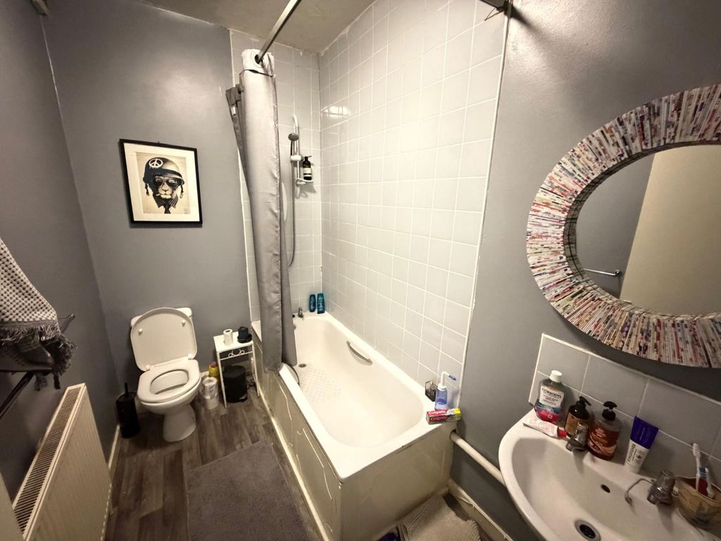 Property photo 3 of 6