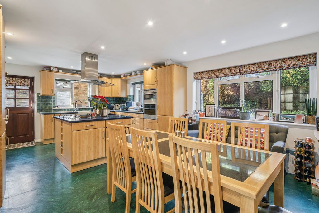 Property photo 3 of 16 Photo 16