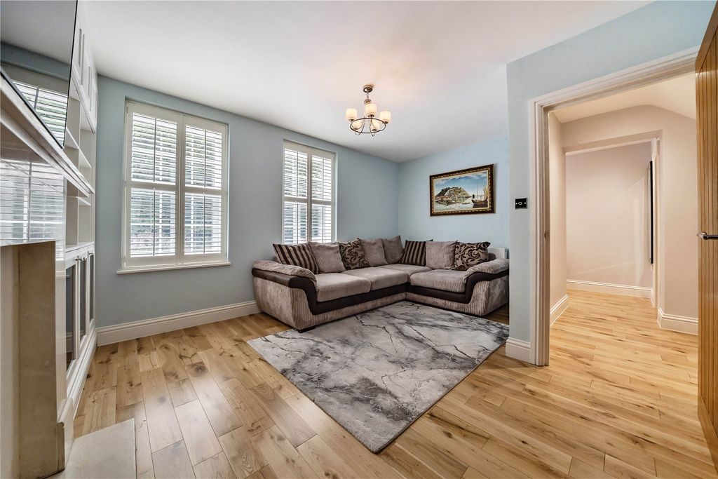 Property photo 2 of 33 Picture No. 29