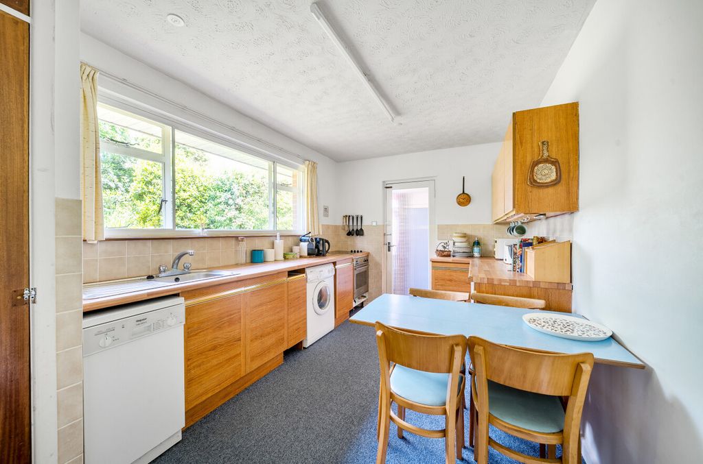 Property photo 3 of 24 1470433-21-6A218B...