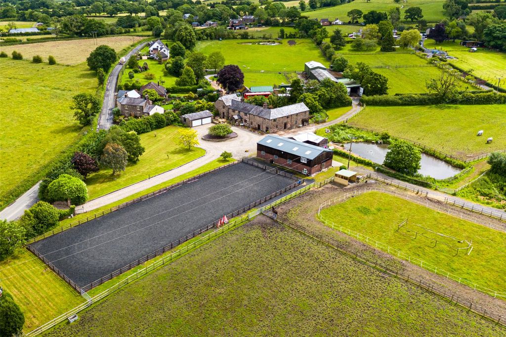 Property photo 1 of 31 House And Equestrian
