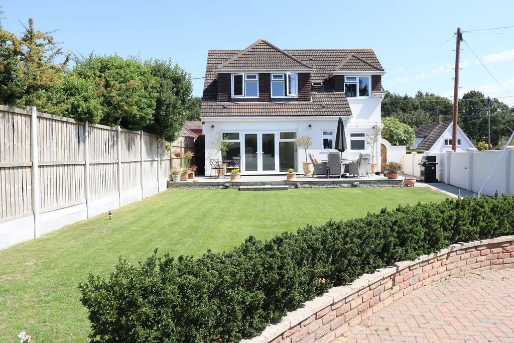 Property photo 2 of 31