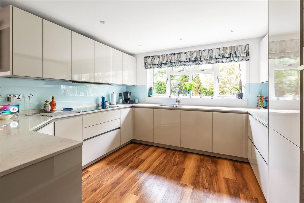 Property photo 3 of 18 Kitchen Area.Jpg