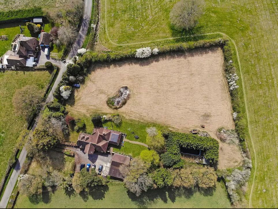 Property photo 2 of 39
