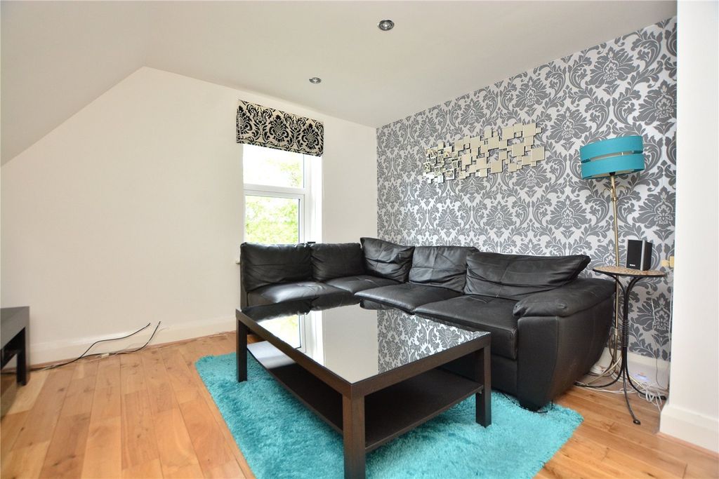 Property photo 3 of 18 Picture No. 32