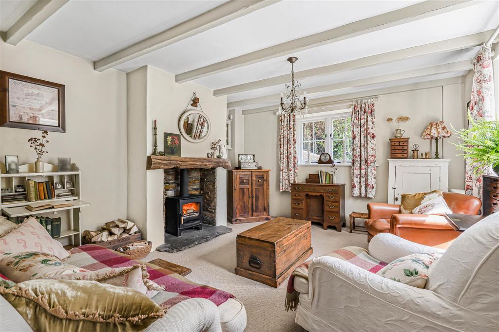 Property photo 2 of 41 Sitting Room