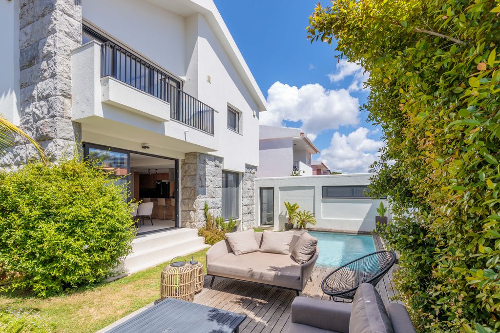 Property photo 1 of 33