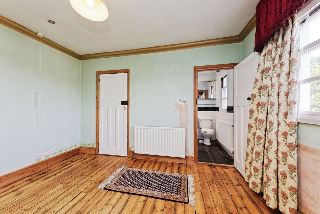 Property photo 3 of 16