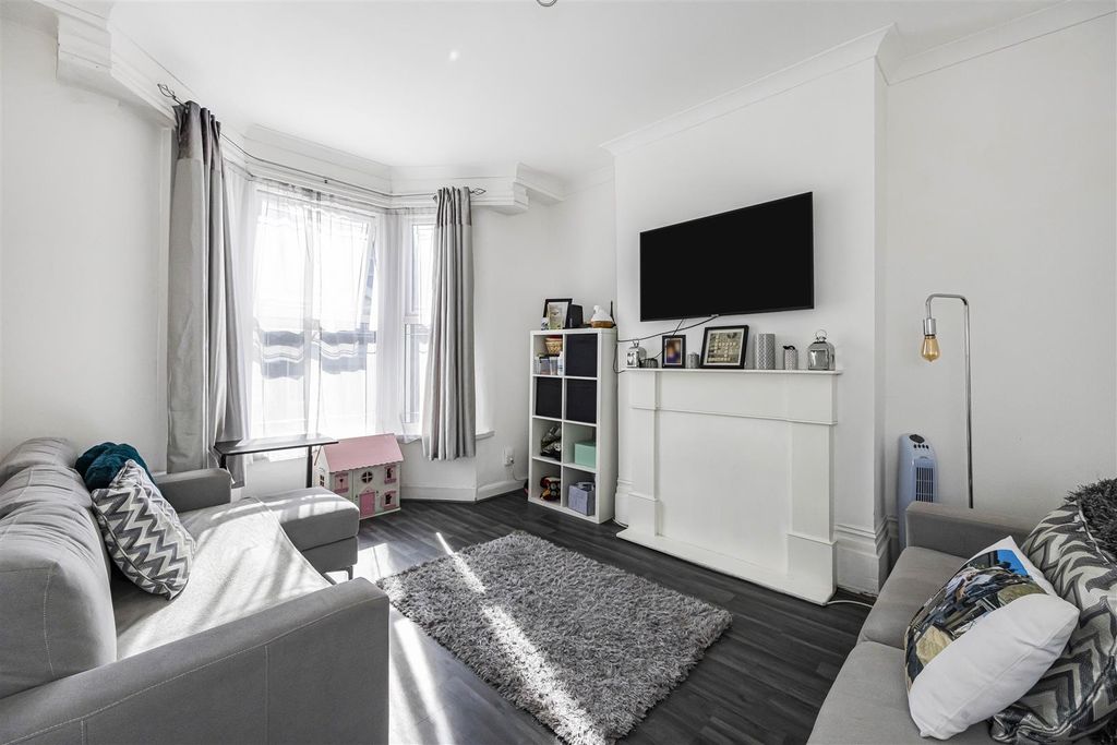 Property photo 1 of 11 2