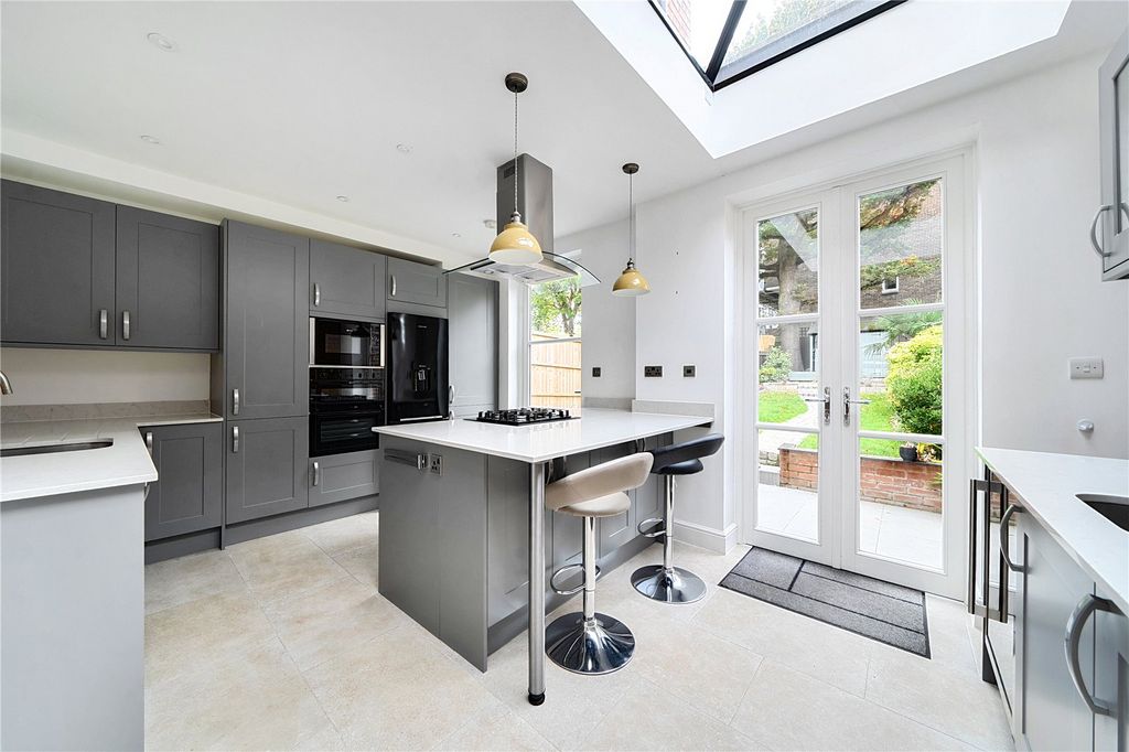 Property photo 2 of 21 Picture No. 42