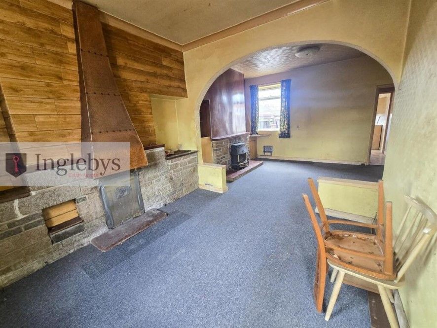 Property photo 3 of 11