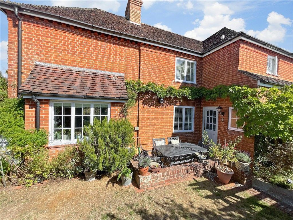 Property photo 3 of 23 Front Garden 3***