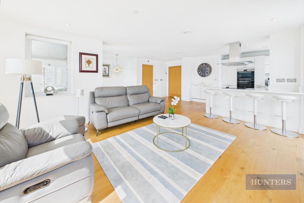 Property photo 3 of 16 2222Cbfa-Cam05152G0-Pr0182-Still014.Jpg