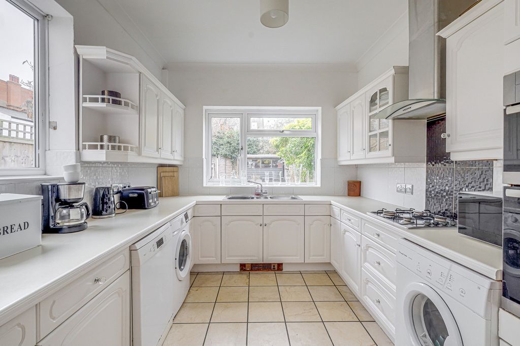 Property photo 2 of 26