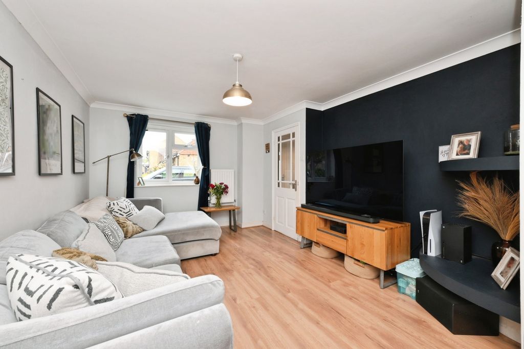 Property photo 2 of 16 Living Room