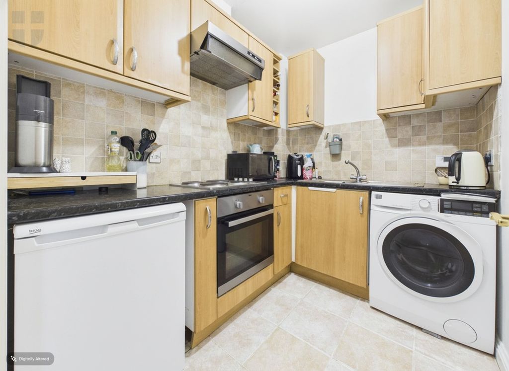 Property photo 3 of 6 Cam03852G0-Pr0707-Still013-001