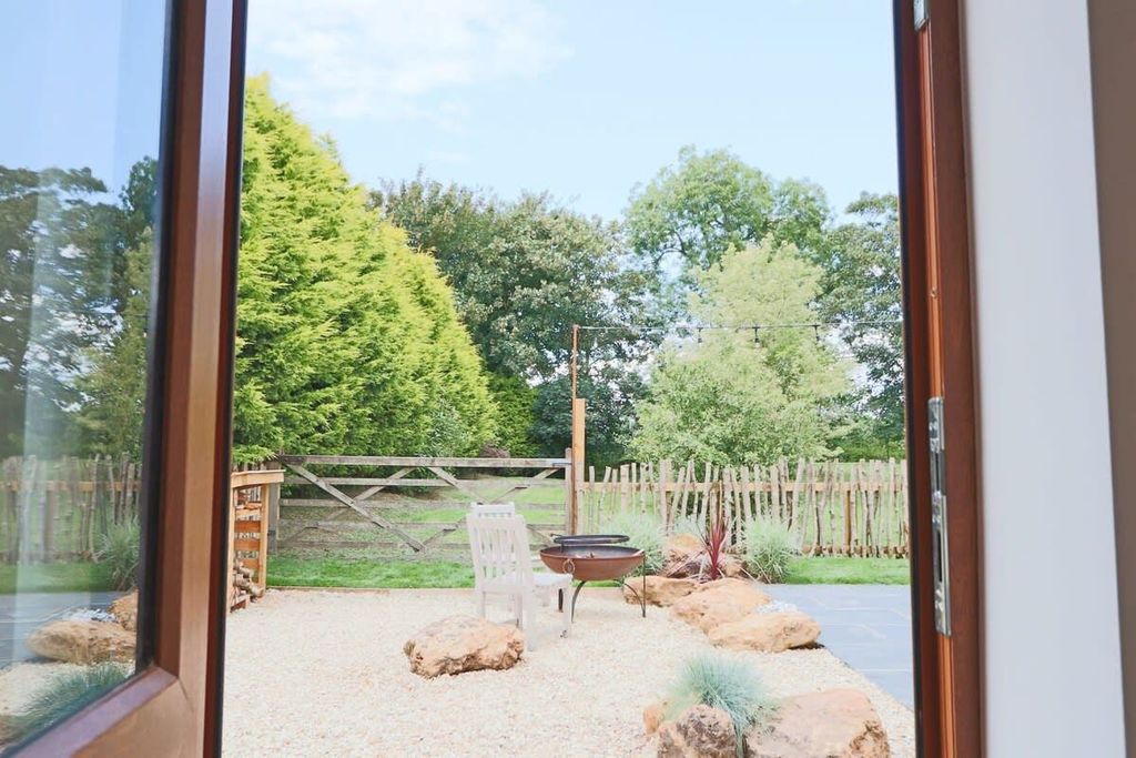 Property photo 3 of 23