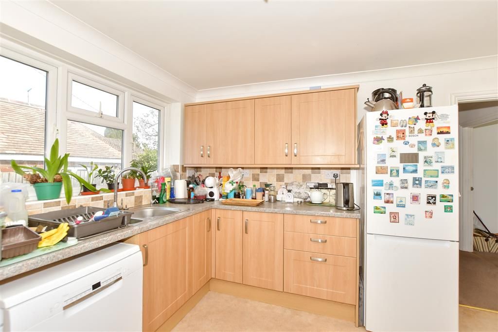Property photo 3 of 12 Kitchen