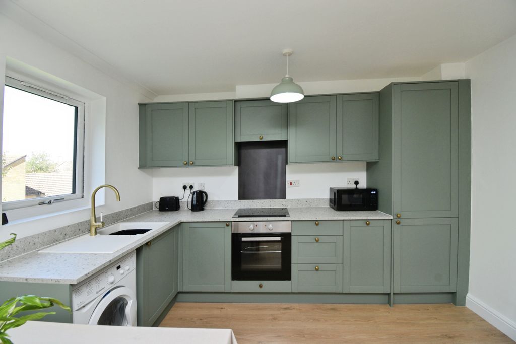 Property photo 3 of 20 Kitchen