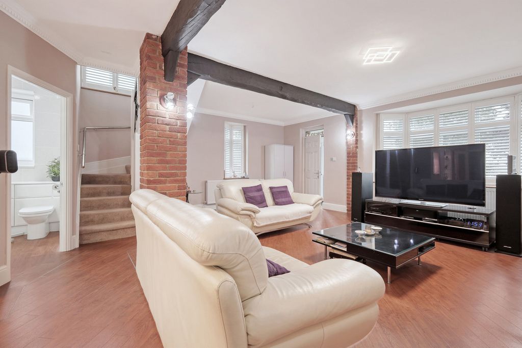 Property photo 2 of 37