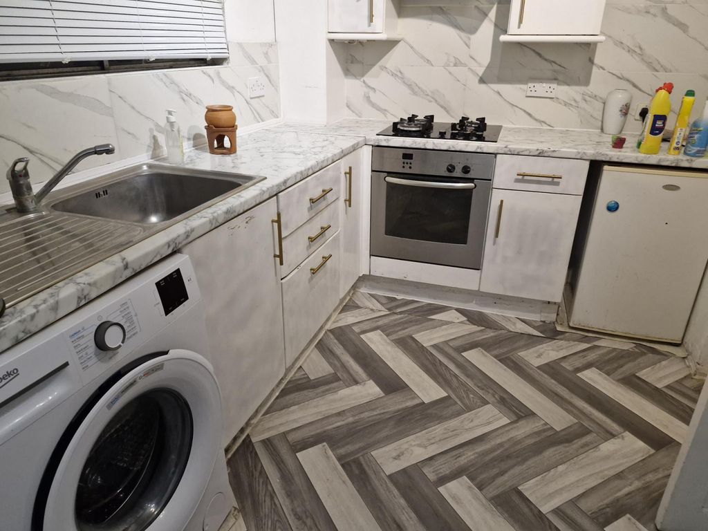 Property photo 2 of 7 Gallery