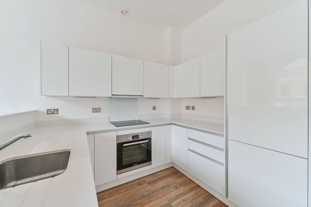 Property photo 1 of 31