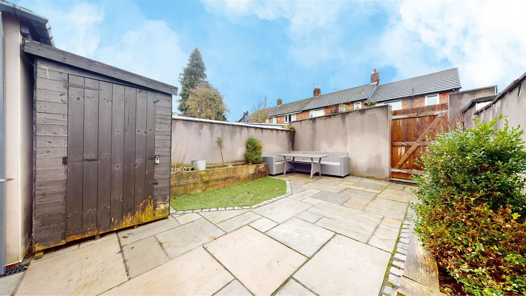 Property photo 2 of 25 Newton Road Rear Garden