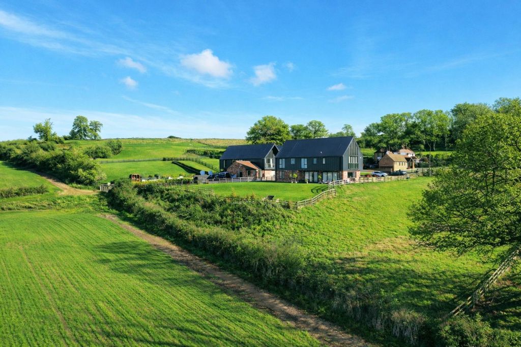 Property photo 3 of 33