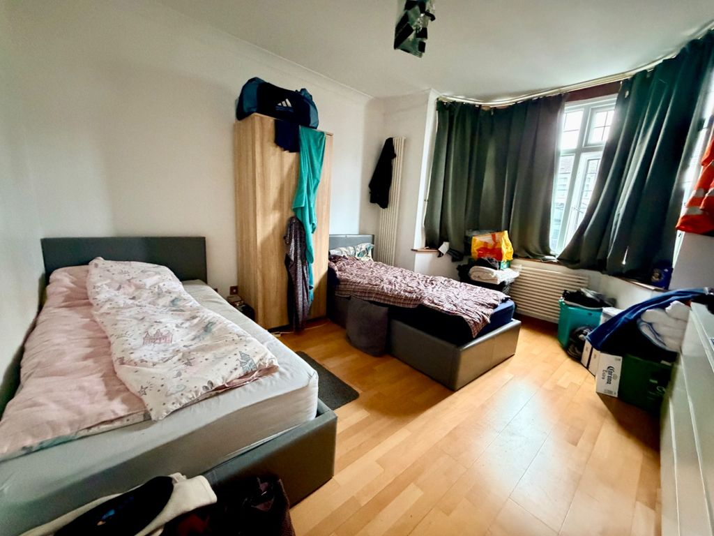 Property photo 3 of 11 4917882