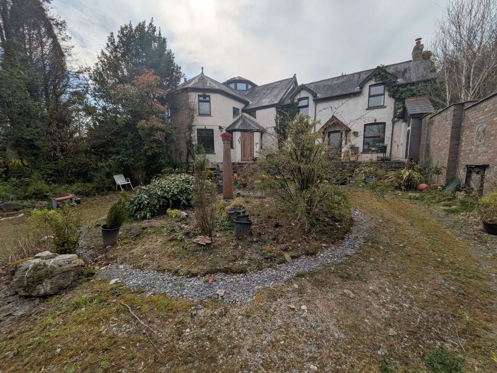 Property photo 1 of 50