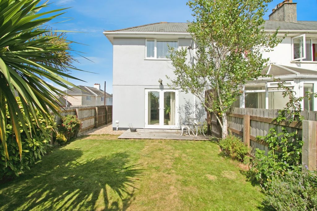 Property photo 1 of 16 Outside