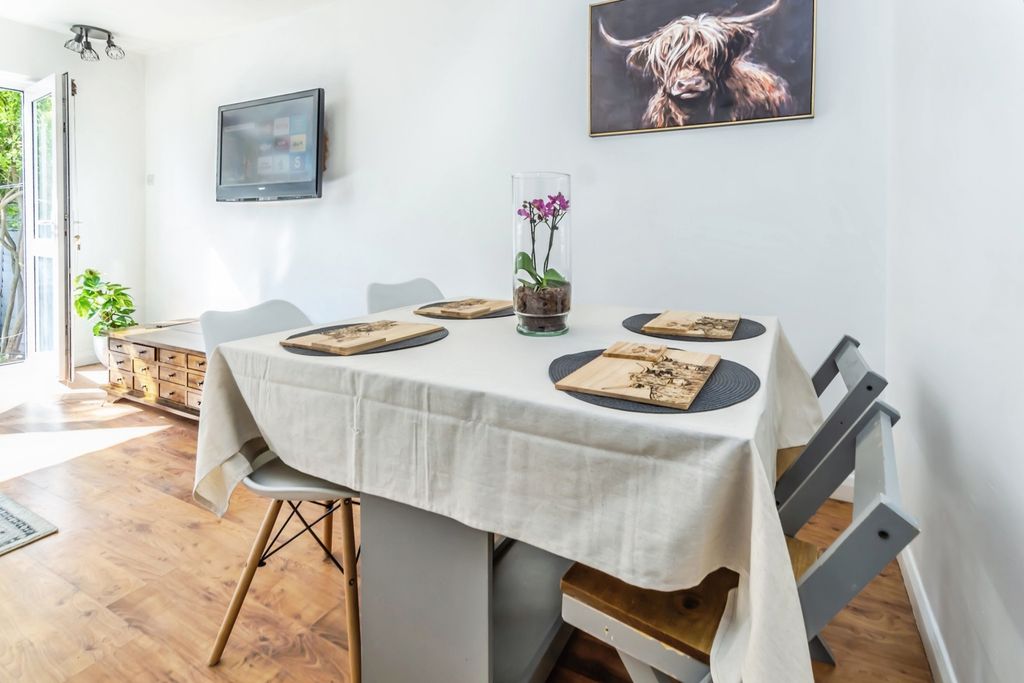 Property photo 3 of 22 Pbox-Img.Jpg