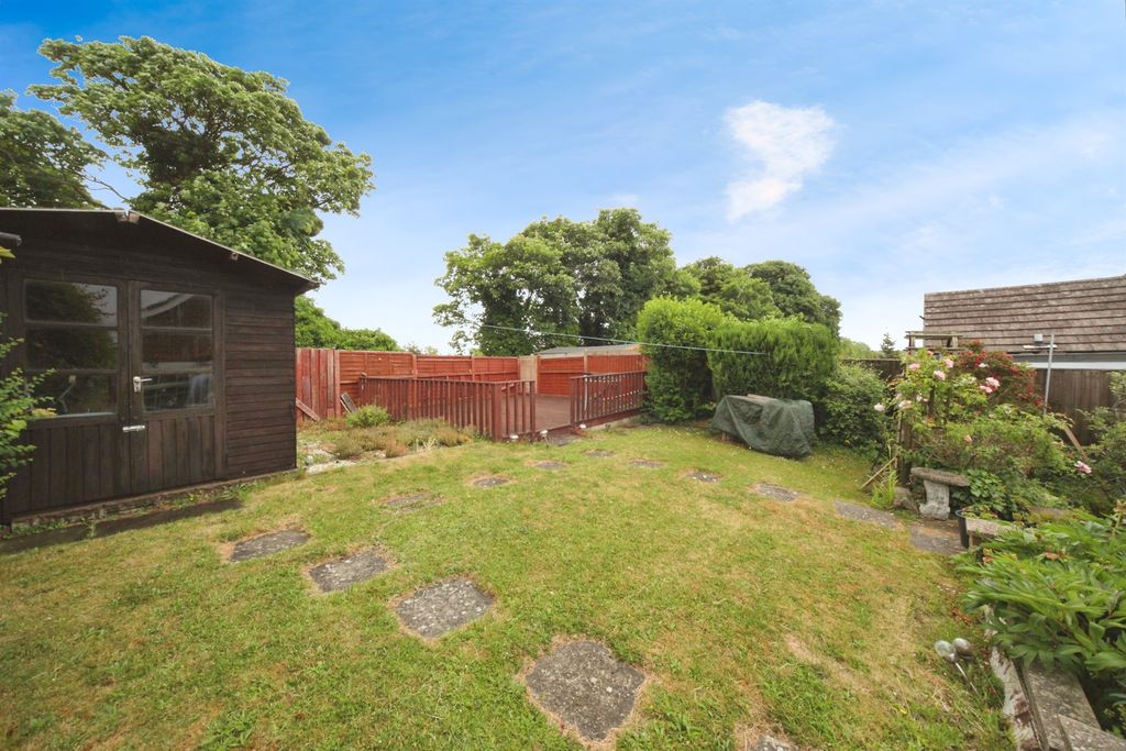 Property photo 2 of 13