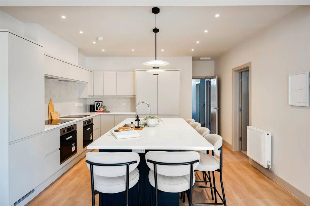 Property photo 2 of 22 Picture No. 01