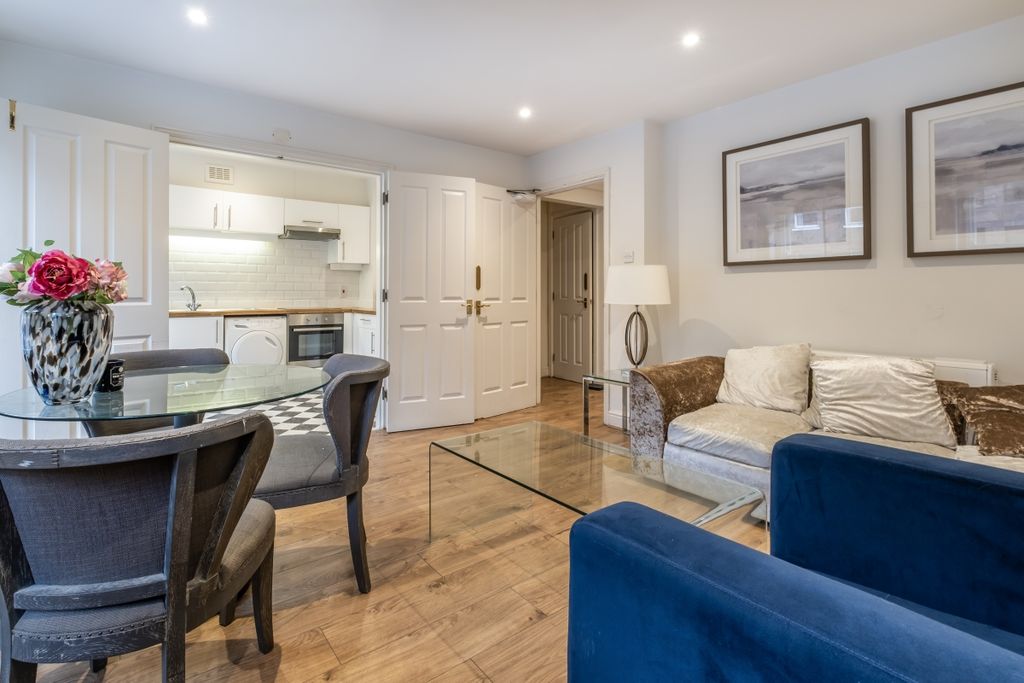 Property photo 2 of 10 Reception