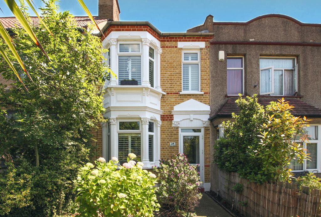 Property photo 2 of 30 Victorian Terraced