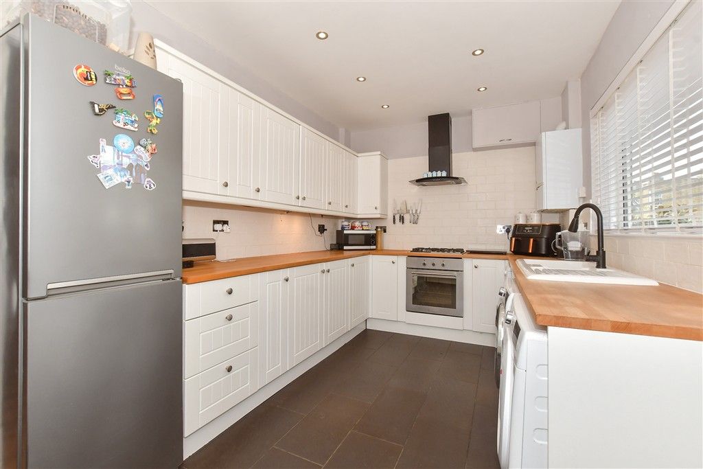 Property photo 2 of 16 Kitchen