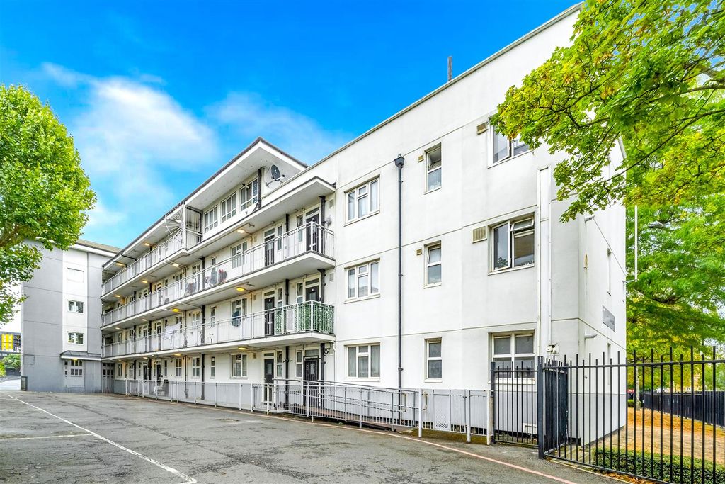 Property photo 1 of 15 Antenor House