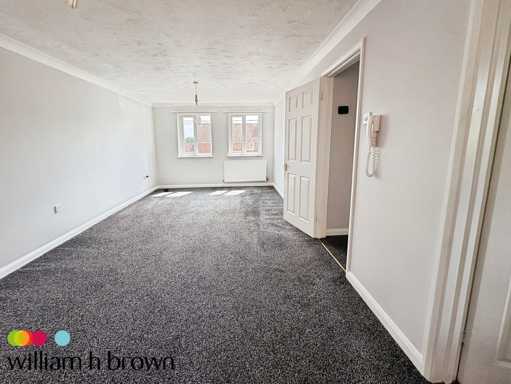 Property photo 2 of 8 Bedroom