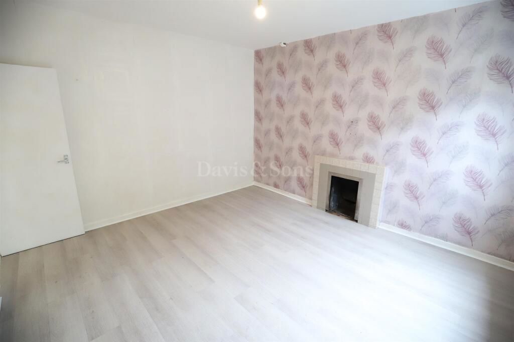 Property photo 2 of 33