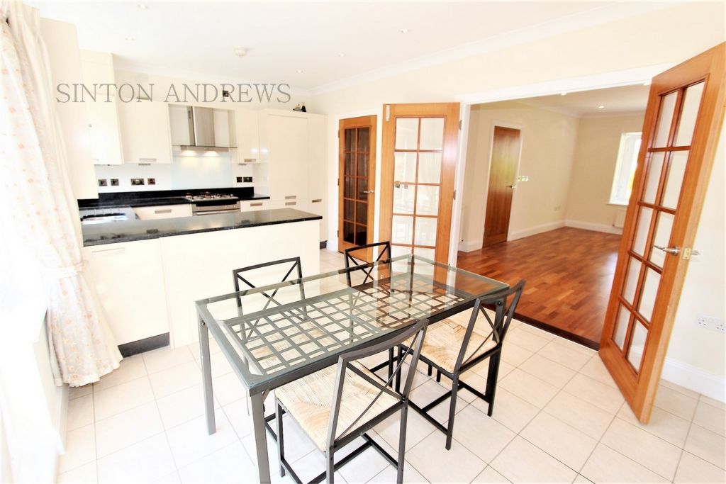 Property photo 3 of 15 Photo 12