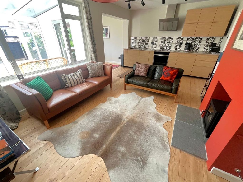 Additional image 4 of 4 bed semi-detached house for saleHutton Close, Westbury-On-Trym, Bristol BS9