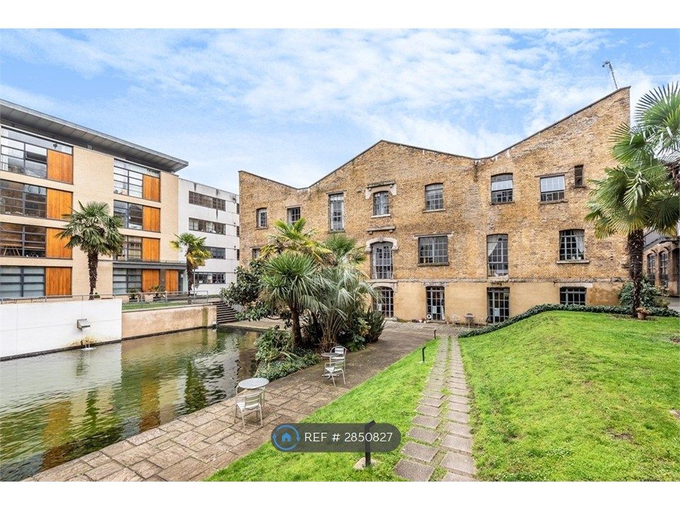 Property photo 1 of 19 Communal Private Courtyard
