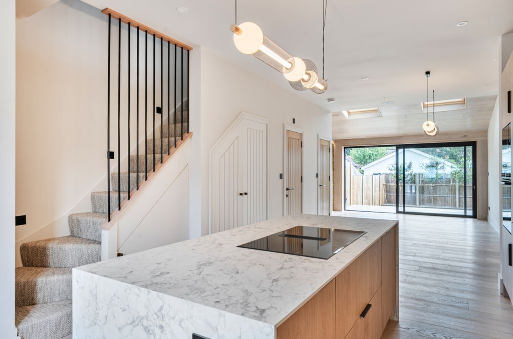 Property photo 2 of 14 1488907 (7)