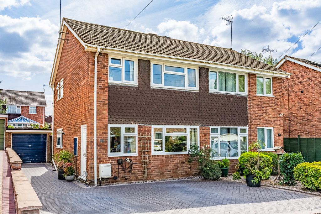 Property photo 1 of 18