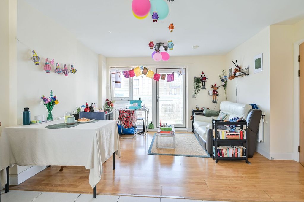 Property photo 2 of 9