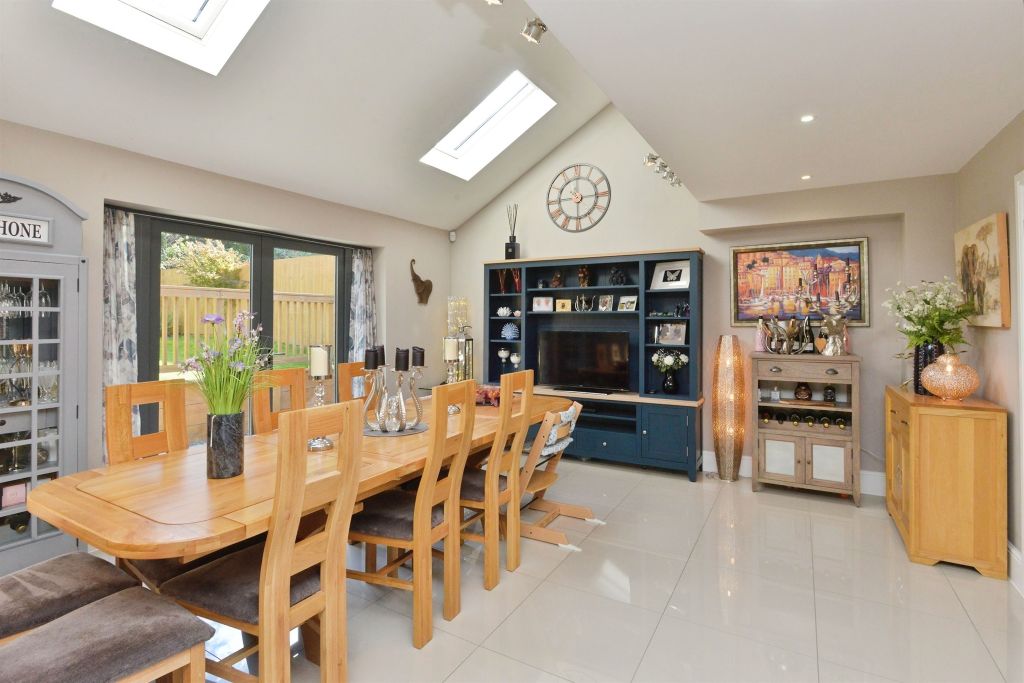 Property photo 3 of 24