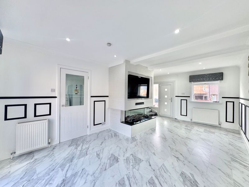 Property photo 2 of 17 Photo 1