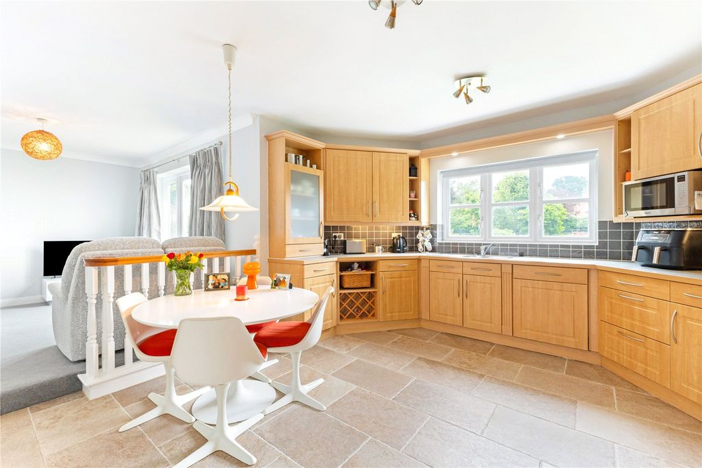 Property photo 2 of 18 Kitchen